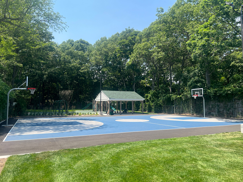 Basketball court, park